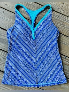 Size 14 Beach House racer back tankini top. NWOT. Bra shelf w removable pads.